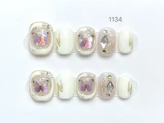 ネイル Queenie 🦋のネイルデザイン