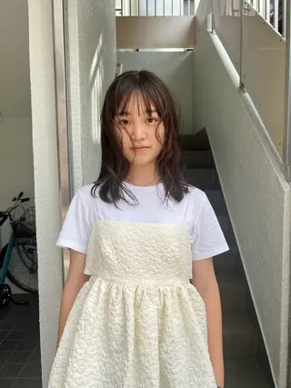 ミディアム カラー 鈴木駿介 レイヤーカットのヘアスタイル