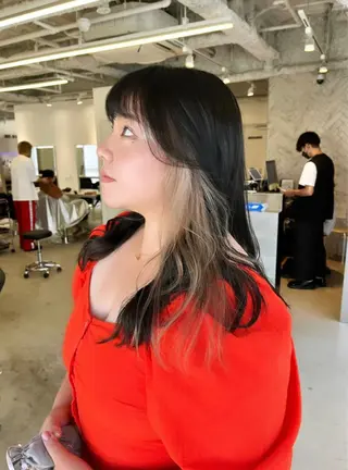 ロング karin💋海外 バタフライカットのヘアスタイル