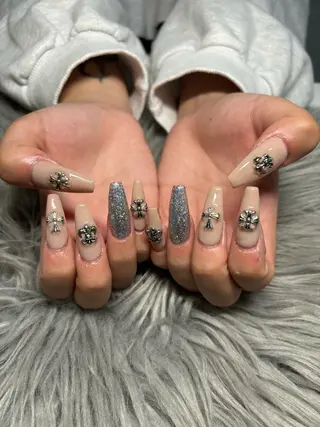 ネイル 鈴木 歩華のネイルデザイン
