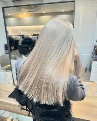 ロング カラー 聖斗 /ハイトーン/パーマのヘアスタイル