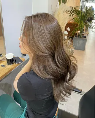 ロング カラー ミルクティーベージュ ❤︎レイヤー　MIAのヘアスタイル