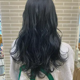 ロング amie三ノ宮所属・潟上 菜摘のヘアスタイル