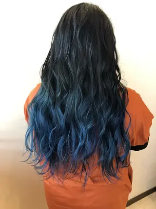 ロング カラー 小嶋 真滋のヘアスタイル