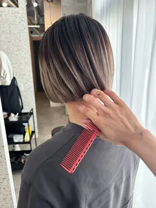 ショート カラー lani hair salon所属・SHOTO ハイトー ン/デザインカラーのヘアスタイル