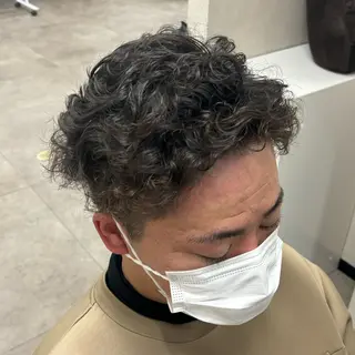 ショート パーマ 竹内 滉太のヘアスタイル