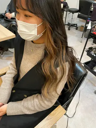 ロング カラー akane .のヘアスタイル