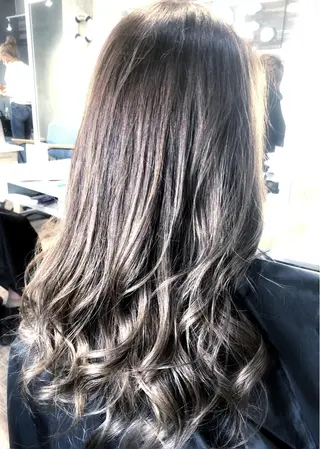 ロング カラー ヘアアレンジ KOU コウのヘアスタイル