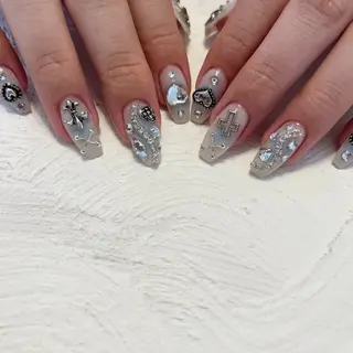 ネイル mayu 𓃠のネイルデザイン