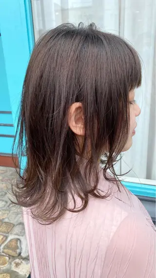 セミロング カラー ヘアアレンジ tomona. iの眉毛・アイブロウイメージ