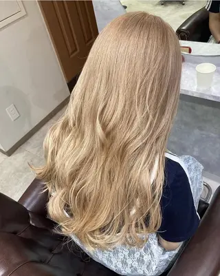 セミロング 🐶カラー特化🌈 池袋/ハイトーン/陸のヘアスタイル