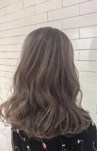 ミディアム カラー レイヤーカット× 髪質改善たもりのヘアスタイル