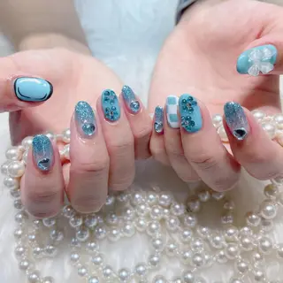 ネイル Go  Today シェアサロン 新宿Gratia店所属・杉山 栞のネイルデザイン