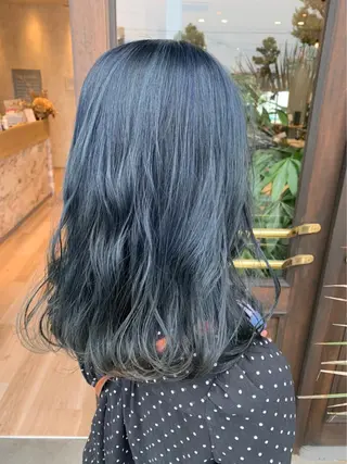 ミディアム カラー 吉原 由菜のヘアスタイル