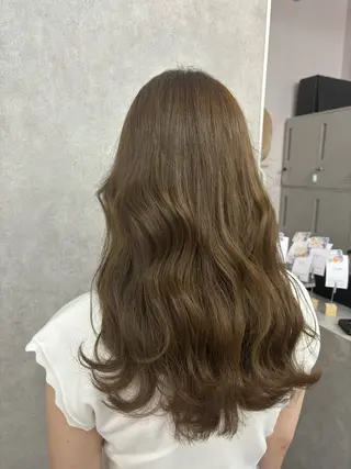 ロング カラー 岩田 ひよりのヘアスタイル