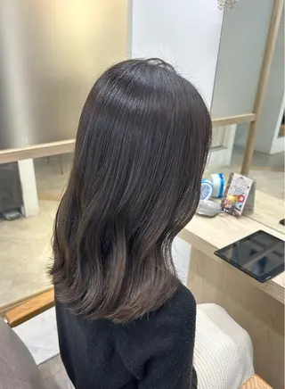 ミディアム 秋山 桃子のヘアスタイル