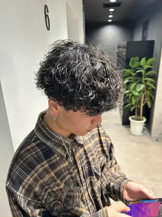 カラー パーマ メンズ イケメン製造機 🔥上原沙羅🔥のヘアスタイル