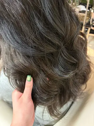 ロング カラー 伊藤 杏奈のヘアスタイル