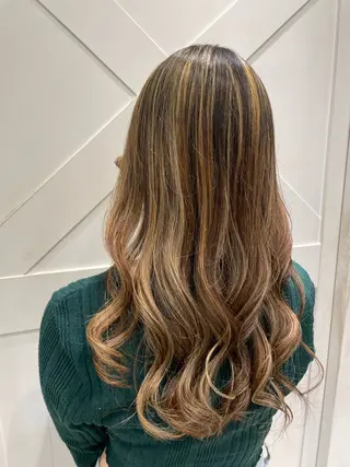 セミロング カラー ブリーチ超特化美容師 ☯️ルカ✡️💫のヘアスタイル