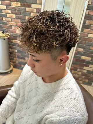 パーマ メンズ 増渕 駿介のヘアスタイル