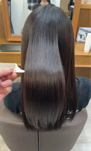 ロング カラー Charmant【シェルマン】所属・〘Charmant〙 レイのヘアスタイル