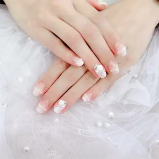 ネイル ᴿᴬᴺᴼᴺ ‎🤍 𝐴𝑌𝐴𝐾𝐴のネイルデザイン