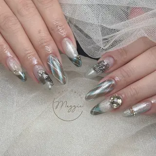 ネイル Maggie Nail🦩のネイルデザイン