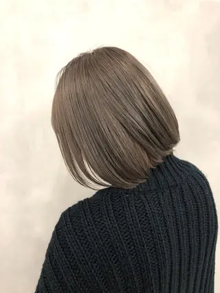 ショート カラー 艶ハイトーンブリーチ 🌈小林侑雅のヘアスタイル