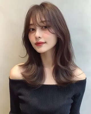 セミロング カラー 顔まわり/レイヤー 🌼MIU🌼のヘアスタイル
