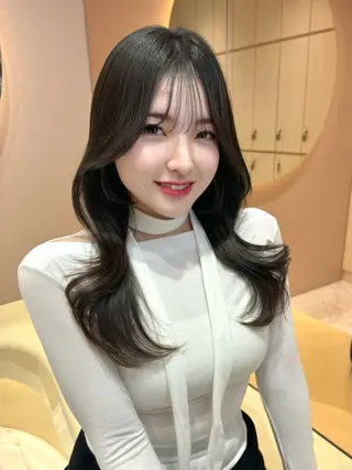 ロング カラー ヘアアレンジ ささき すずねのヘアスタイル