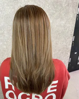 ロング カラー UNDER vr 【アンダーバー】のヘアスタイル