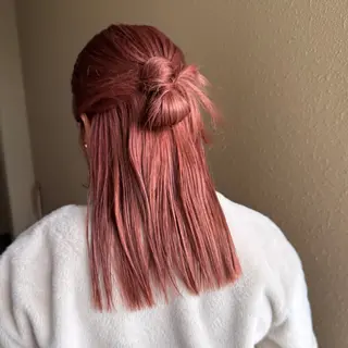 セミロング ヘアアレンジ vivre libre所属・仲村 真里奈のヘアスタイル