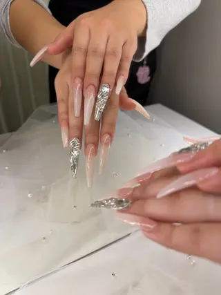 ロング REVE 🌺yuina🌺のネイルデザイン