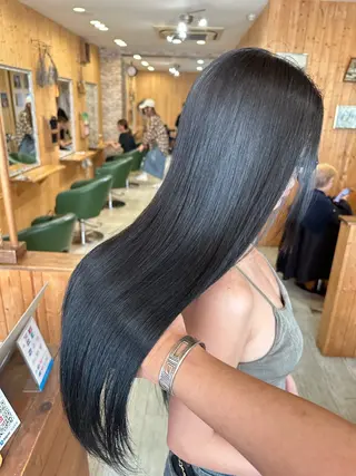 ロング 韓国レイヤー外国人風 透明感カラー髪質改善のヘアスタイル