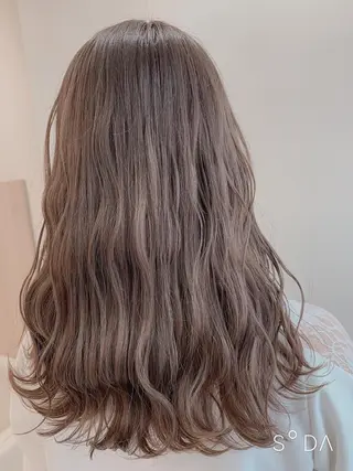 セミロング カラー 店長ハイトーンカラー 柞山史奈のヘアスタイル