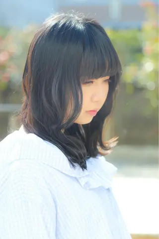 セミロング オーストヘアージジ所属・TAI透明カラー 柔らかい縮毛矯正のヘアスタイル