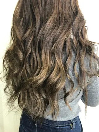 ロング 川畑 大地/波巻きパーマのヘアスタイル