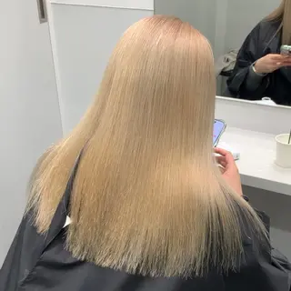 セミロング カラー サロウィン(SALOWIN)原宿iori店所属・ツヤツヤ ハイトーン/Reiのヘアスタイル