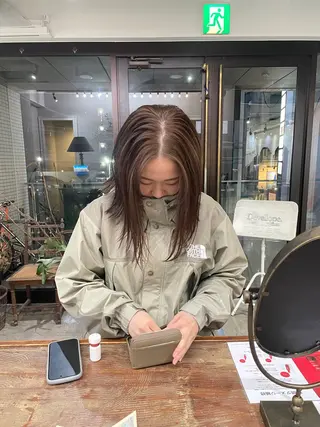カラー 沼田 彩虹のヘアスタイル