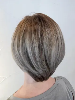 カラー 下池 紗加のヘアスタイル