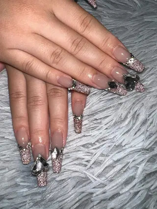 ネイル シェヌネイル JURAのネイルデザイン