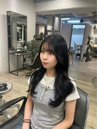 ロング カラー 西口 陽菜のヘアスタイル