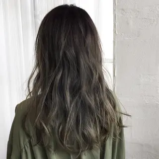 ロング カラー aW HAIRカンノ カナエのヘアスタイル