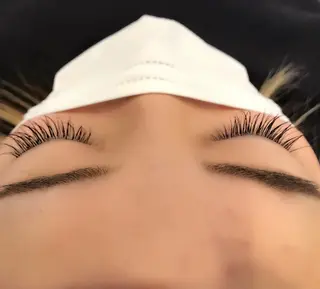 マツエク・マツパ 岡田詩織 MODE Ks松原店のヘアスタイル