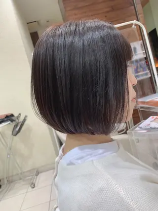 ショート カラー MODEks eau 佐藤優志のヘアスタイル