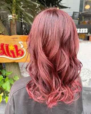 セミロング カラー 玉木 育実のヘアスタイル