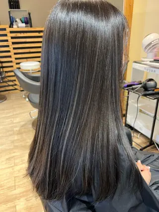 カラー 早川 真幸のヘアスタイル