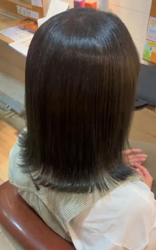 ミディアム カラー いいじま あきねのヘアスタイル