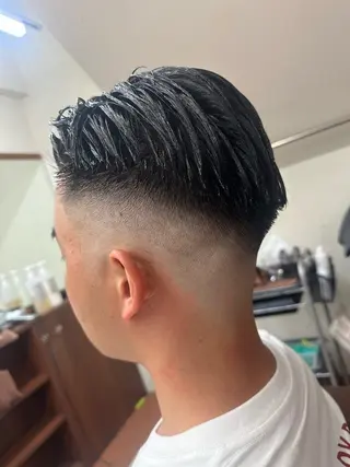 メンズ FADE&LINE三軒茶屋所属・稲垣隆史 スパイキー／フェードのヘアスタイル