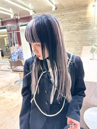 ロング カラー kai .のヘアスタイル